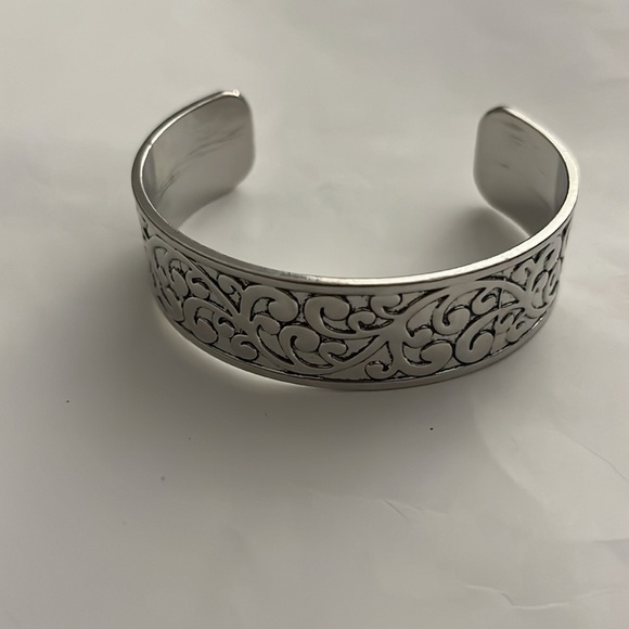 Read The VINE Print! Silver Bracelet. - Picture 4 of 5